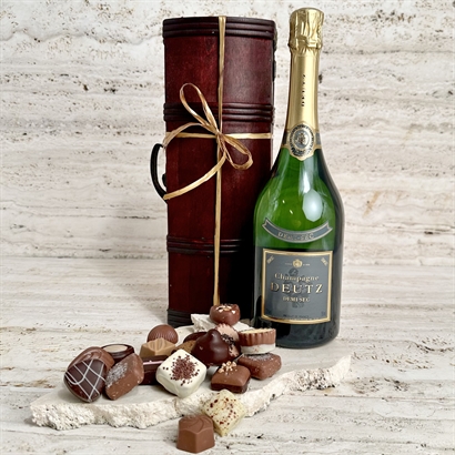 Deutz Demi sec Champagne med 18 luksus dessertchokolader i træskrin